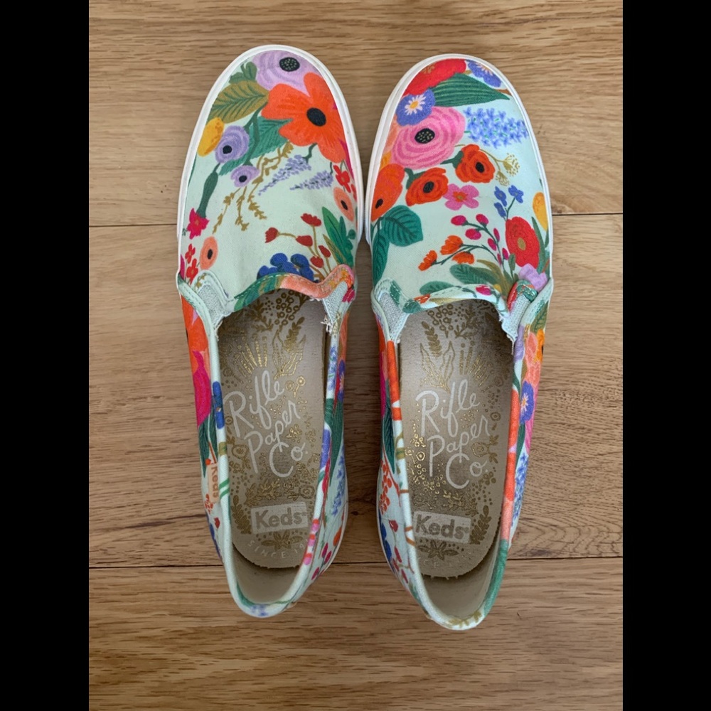 🌸 🌺 Flower Pattern Keds